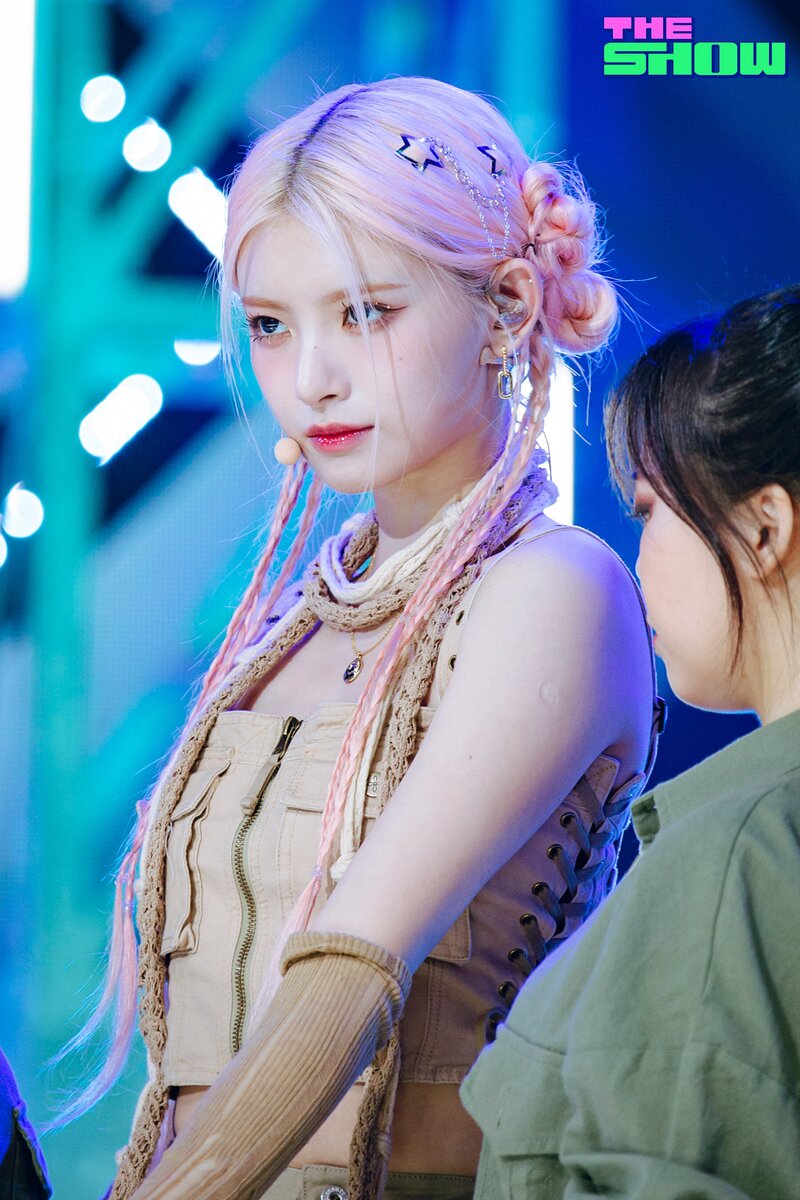 230829 EVERGLOW Yiren - 'SLAY' at THE SHOW documents 4
