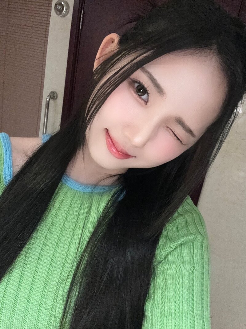240510 tripleS Instagram & Twitter Update - Jiwoo documents 4