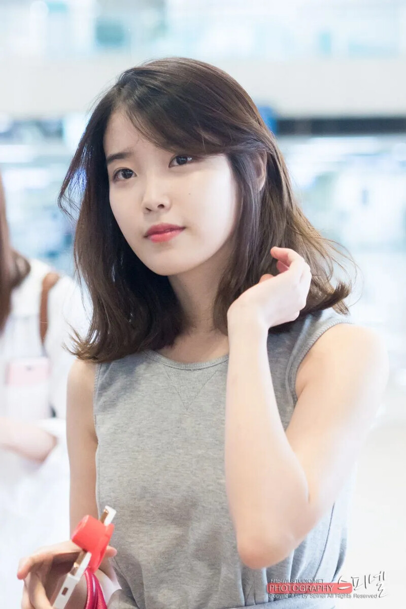 140613 김포공항 출국 아이유 직찍 by 스피넬-4.jpg