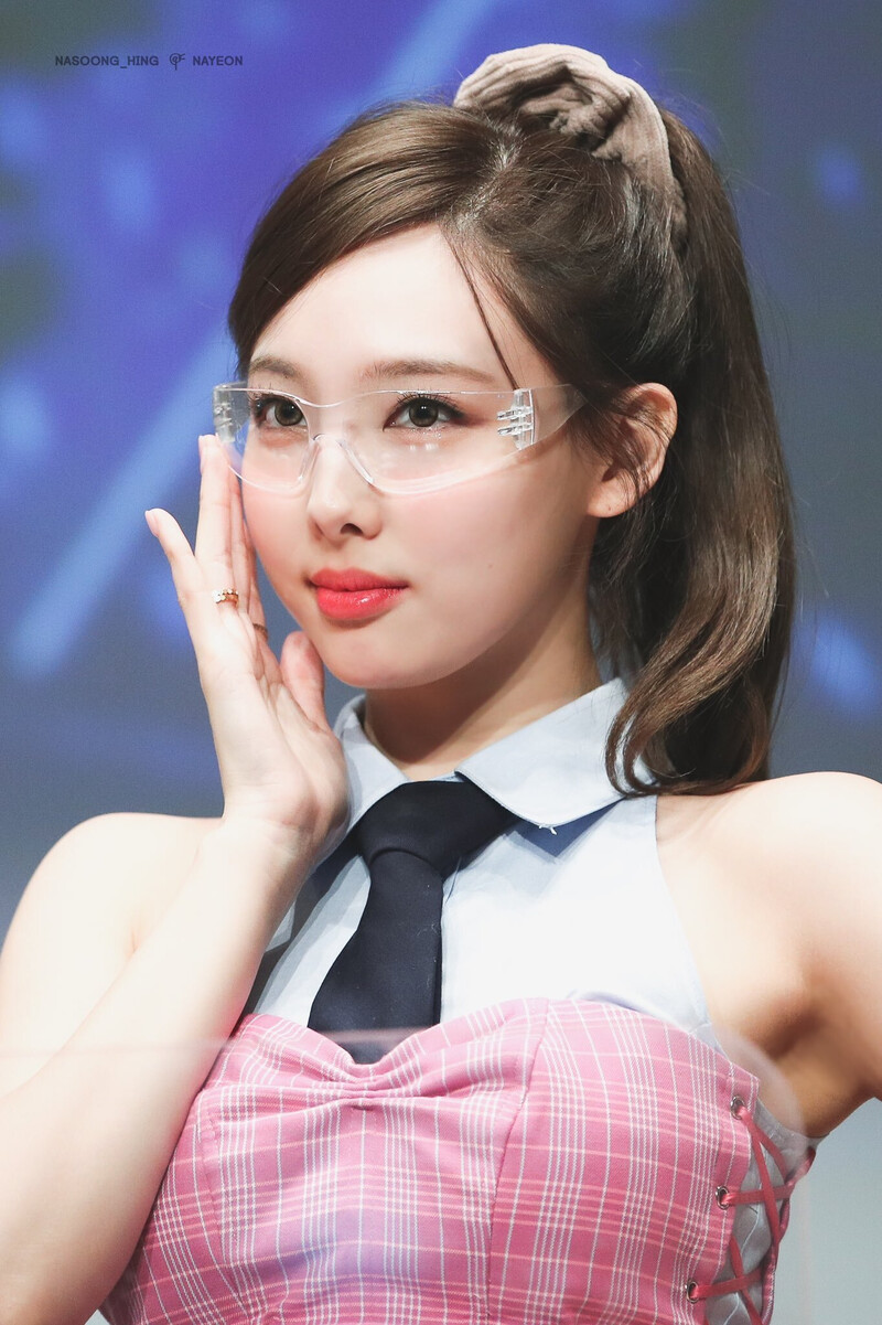 220903 TWICE Nayeon at ‘Talk That Talk’ Fansign Event documents 1