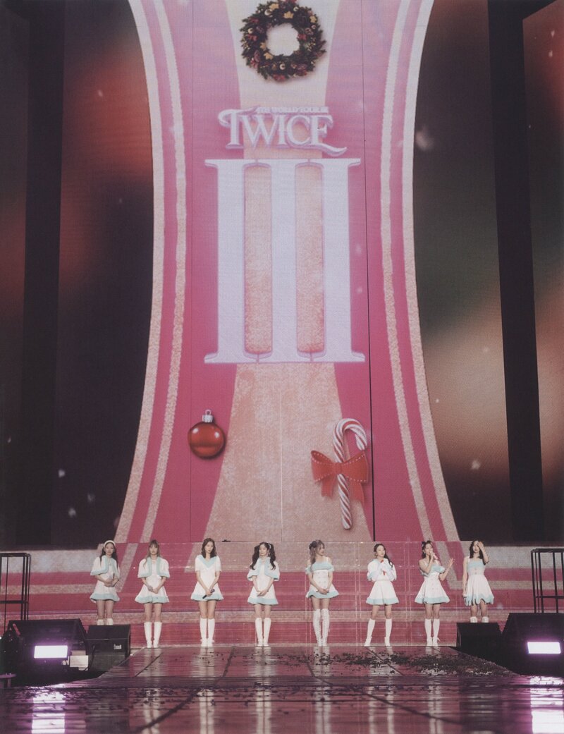 TWICE - 4th World Tour 'III' in Seoul DVD [SCANS] documents 9