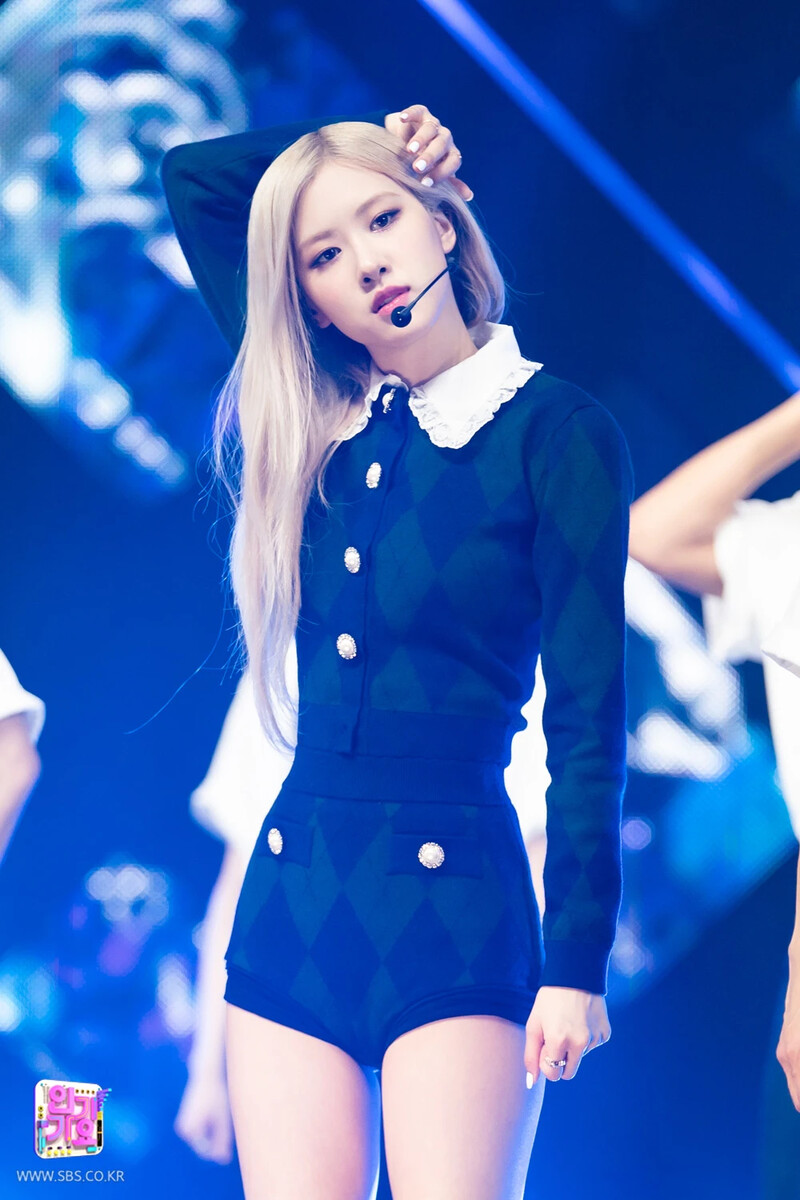 210404 Rosé - 'On The Ground' at Inkigayo documents 13