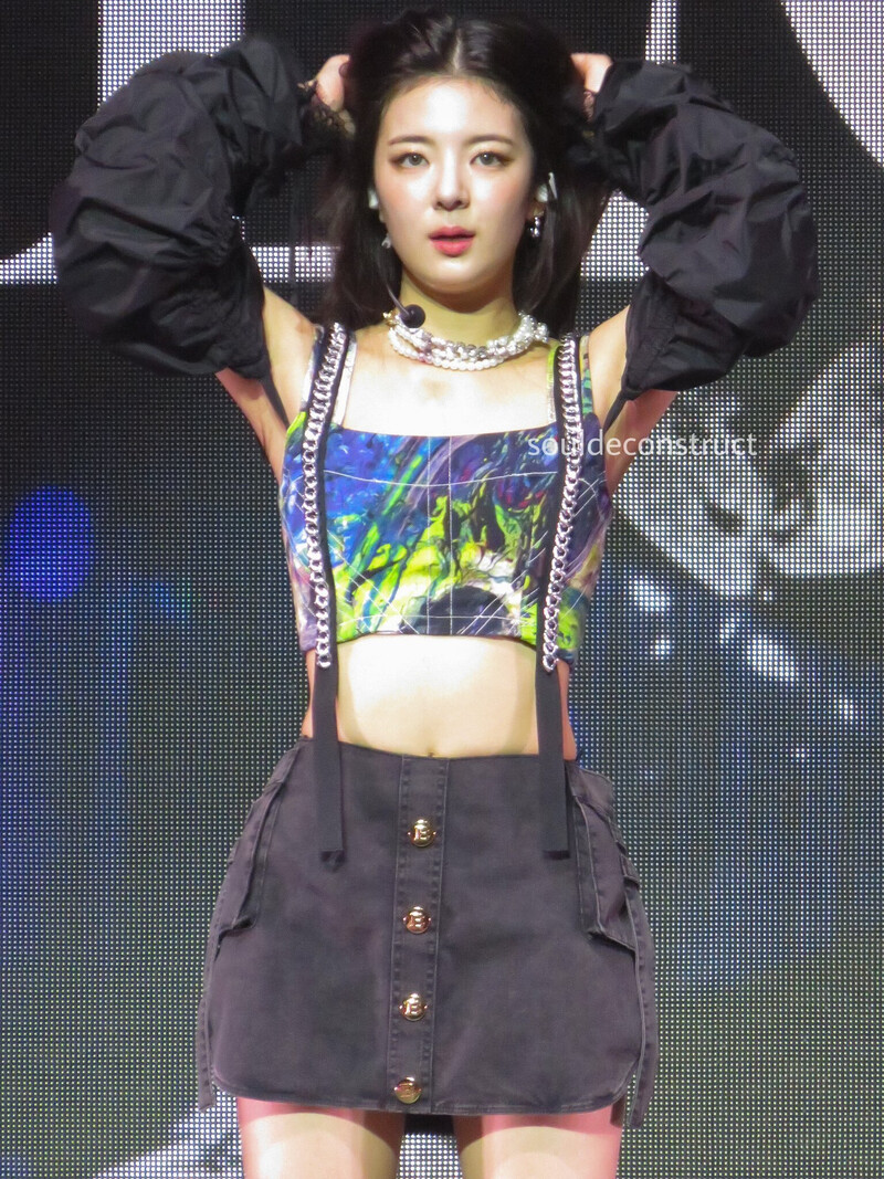 221110 ITZY Lia -  ITZY World Tour in Boston documents 5