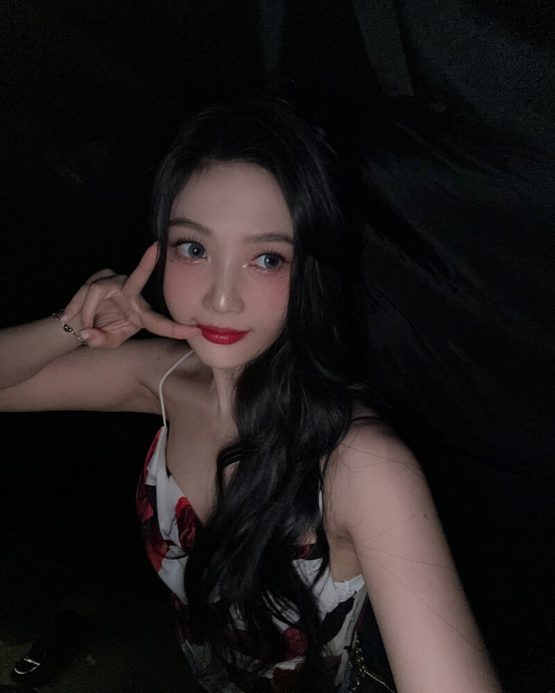 240719 Red Velvet Joy Instagram Update with Wendy documents 9