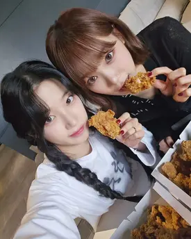 241008 LE SSERAFIM Chaewon and Kazuha - SNS Update