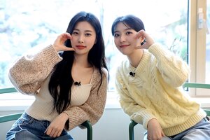 220604 8D Naver Post - Hyewon x Stella Jang - First Meeting Behind