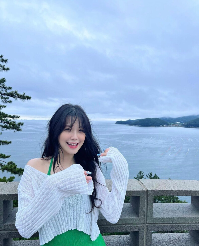 220803 fromis_9 Jiheon - Instagram Update documents 1