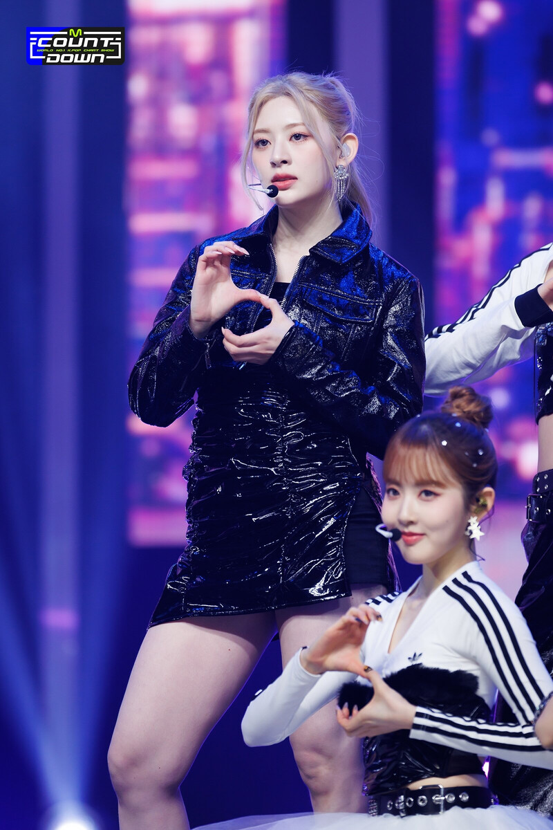 221229 STAYC Seeun 'RUN2U' at M Countdown documents 8