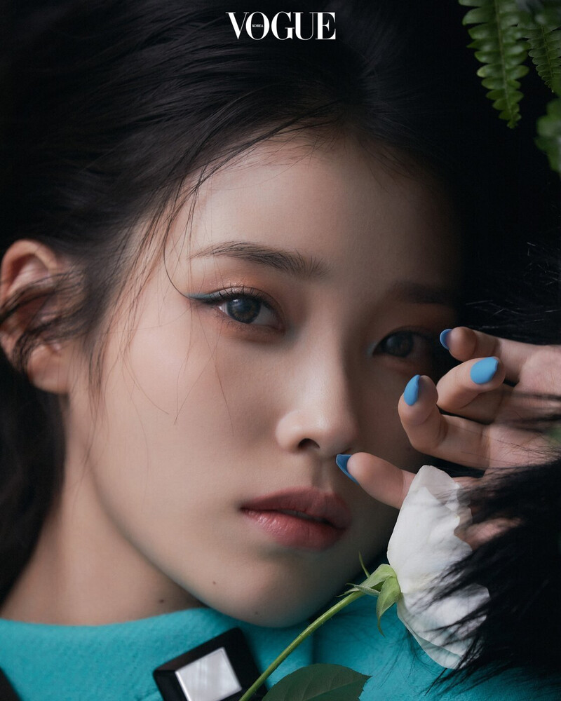 230112 IU for Gucci Beauty x Vogue Korea documents 1