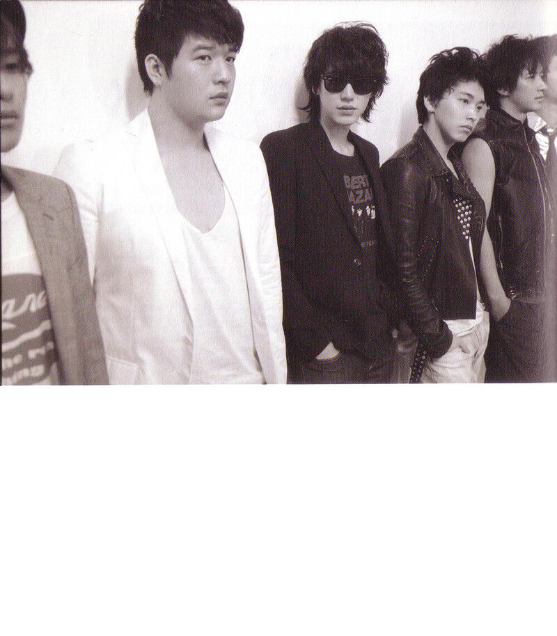 [SCANS] Super Junior - The 3rd Album 'Sorry Sorry' (A Version) documents 3