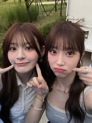 230921 STAYC Sumin Twitter Update with Seeun