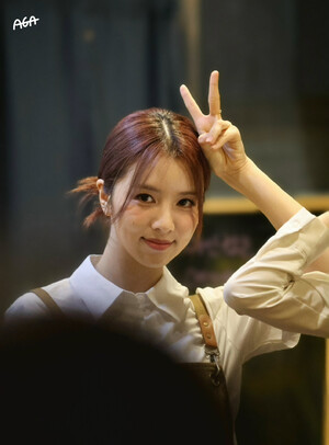 240825 WOOAH - LUCY at cafe event