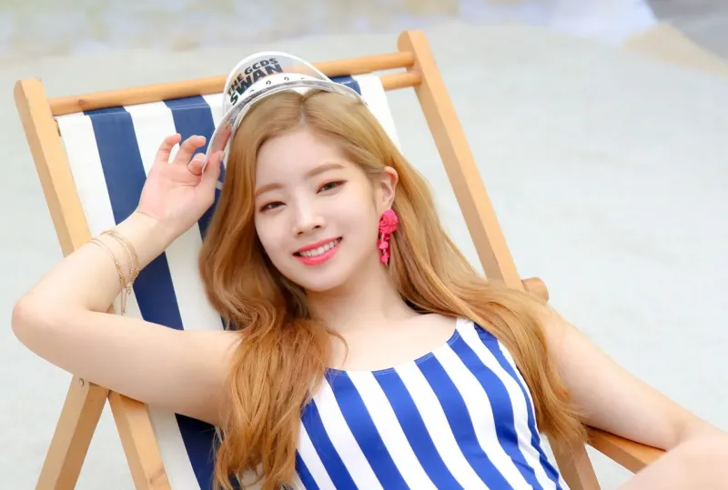 103641632_07.DAHYUN-01.jpg