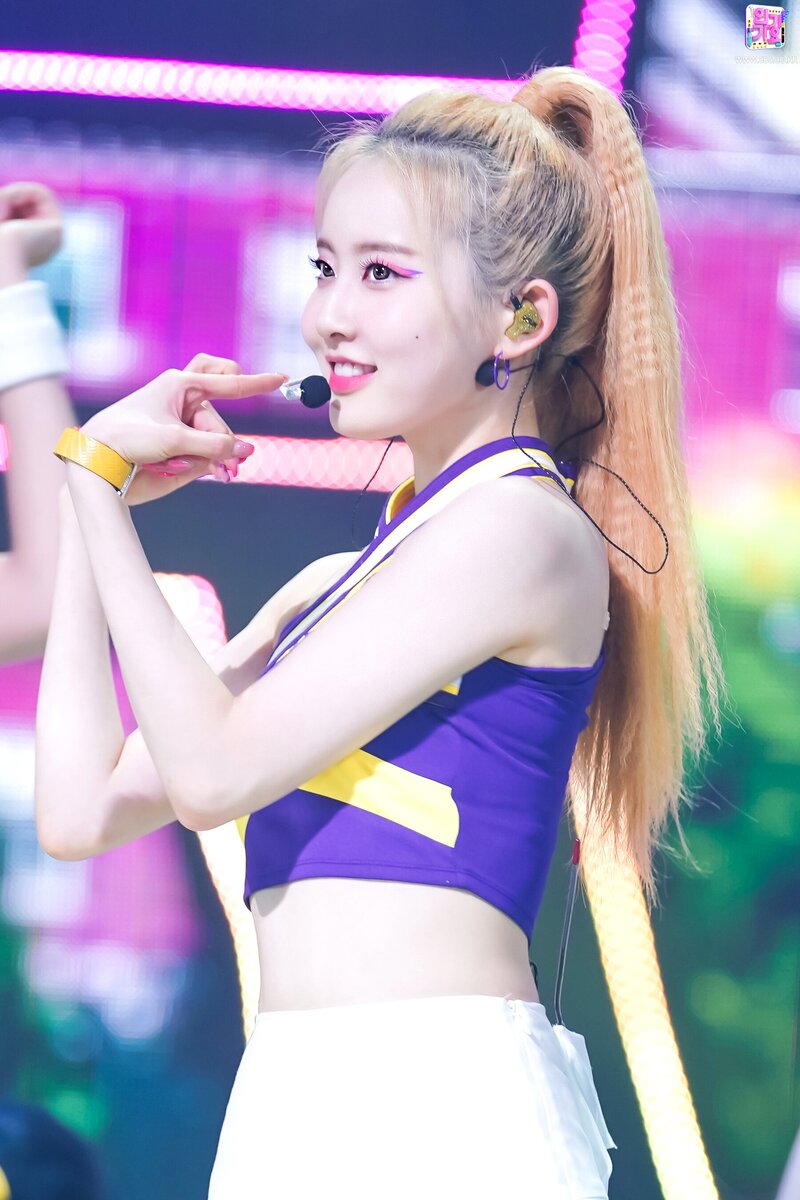 210926 STAYC - 'STEREOTYPE' at Inkigayo documents 6