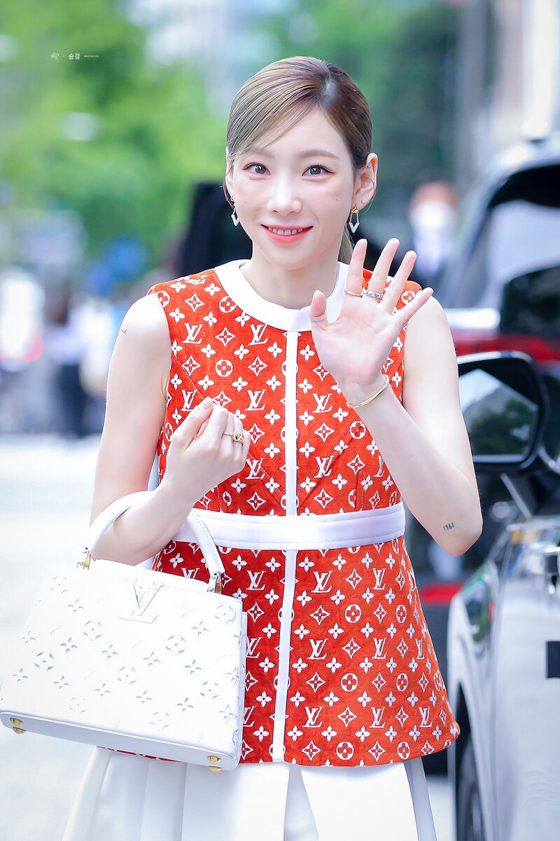 220530 Taeyeon at Louis Vuitton Objets Nomades Exhibition documents 4