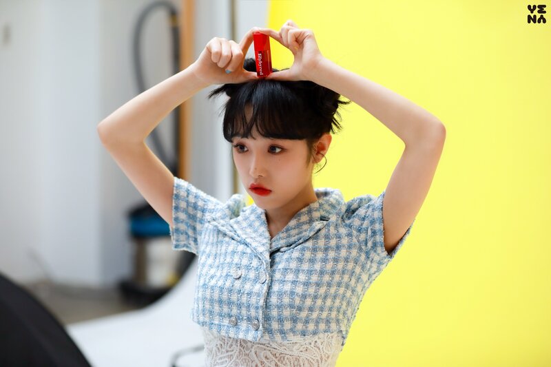 220616 Yuehua Entertainment Naver Update - YENA - lilybyred Behind The Scenes #1 documents 12