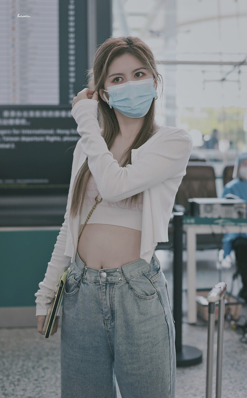 220821 Chen Lin at Guangzhuo International Airport documents 8