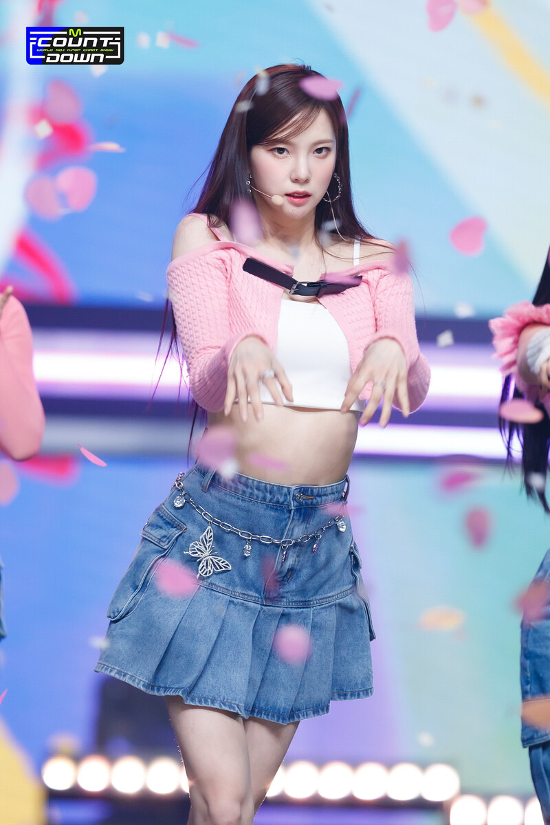 230420 Kep1er Yujin 'Giddy' at M Countdown documents 2