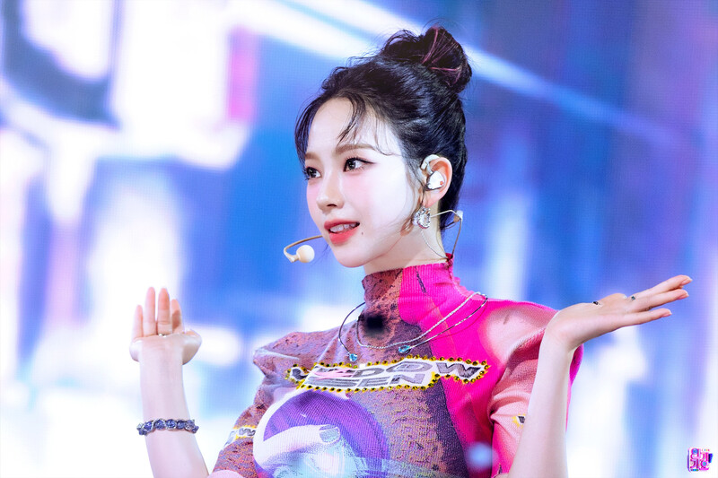 240526 aespa Karina - ‘Supernova’ at Inkigayo documents 2