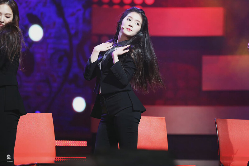 141115 Red Velvet Irene at Daejeon TV Drama Festival documents 5