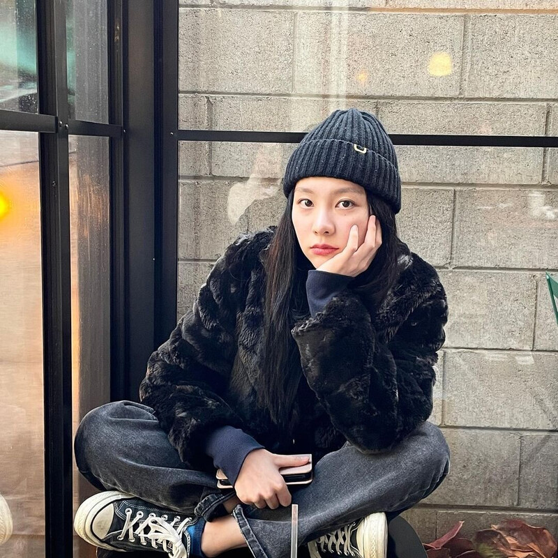 221126 Yiyeon Instagram Update documents 1