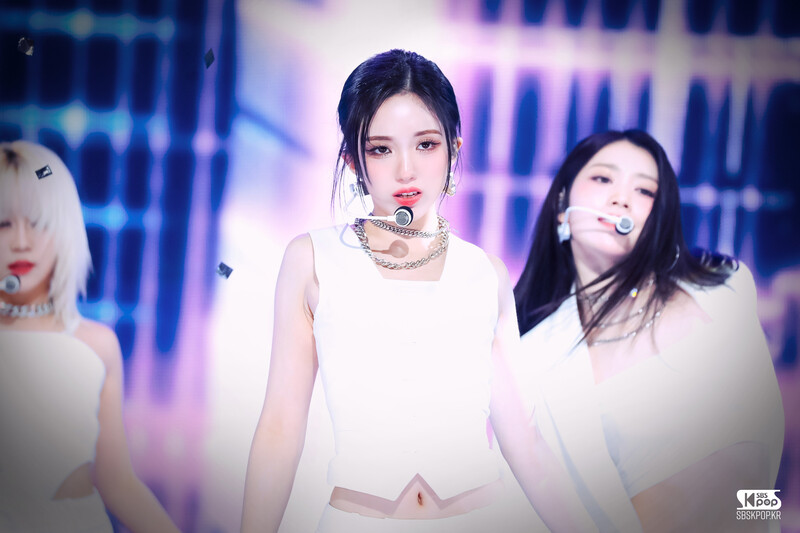 24030 Kep1er Yeseo - 'PROBLEM' at Inkigayo documents 2