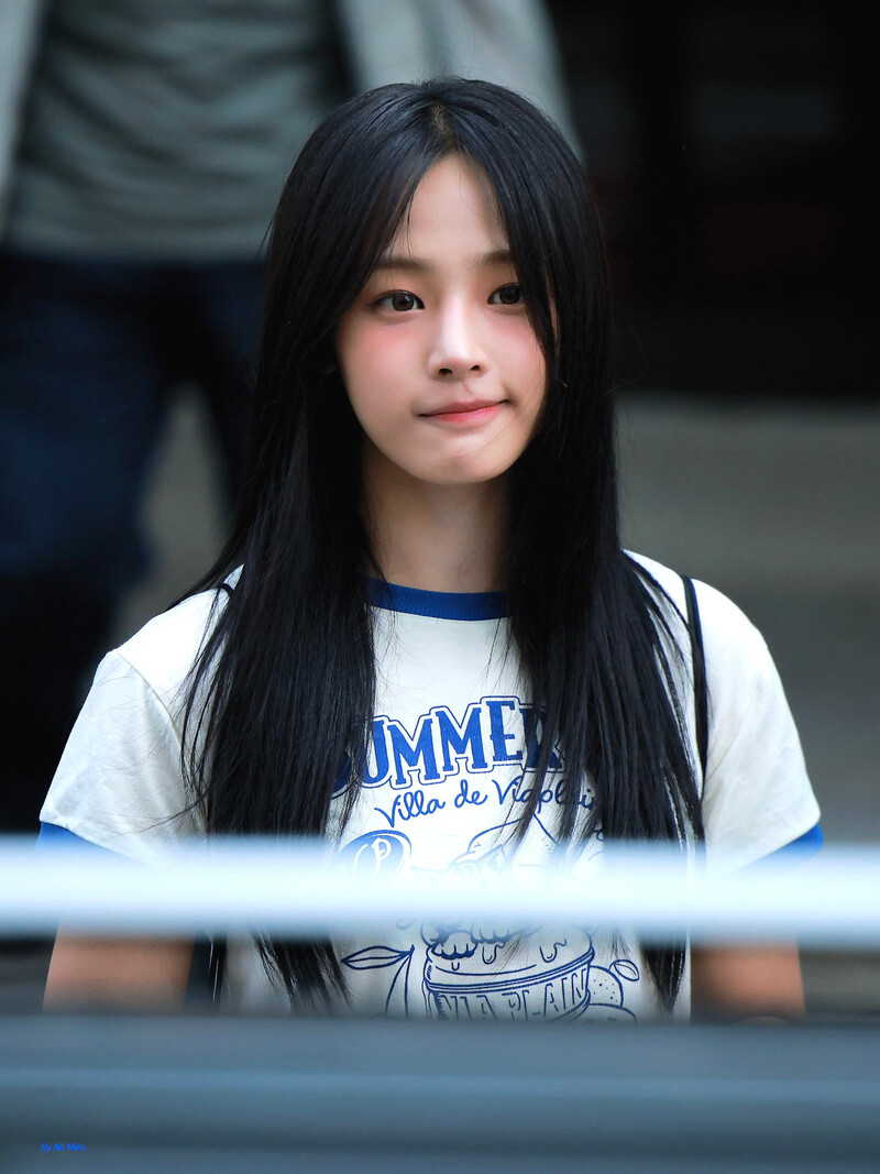 240524 NewJeans Minji - Music Bank Commute documents 2