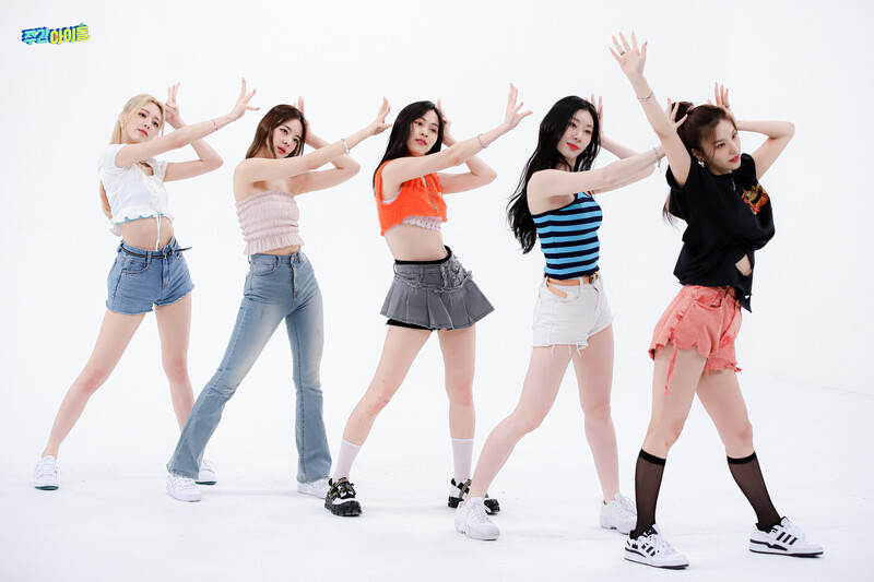 220720 MBC Naver - ITZY at Weekly Idol documents 8