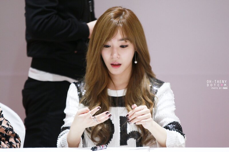 141127 Girls' Generation Tiffany at Lotte Fansign documents 10