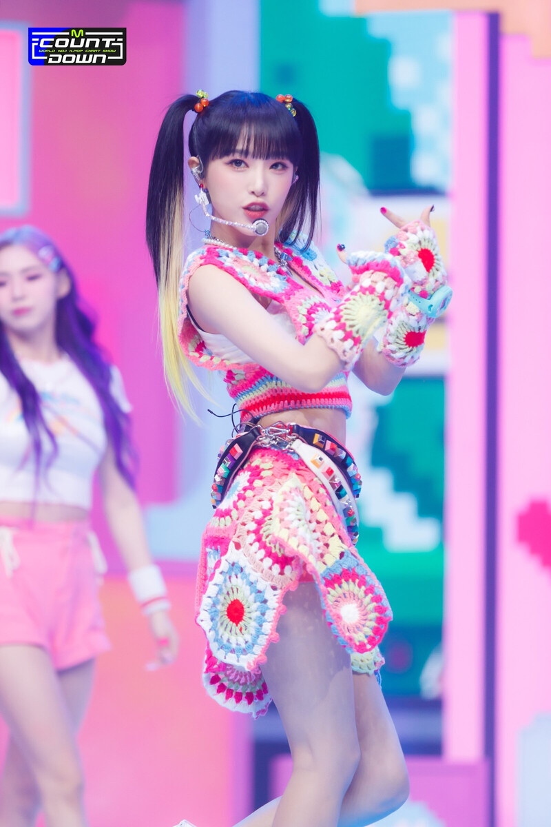 220804 Yena - 'SMARTPHONE' at MC COUNTDOWN documents 7