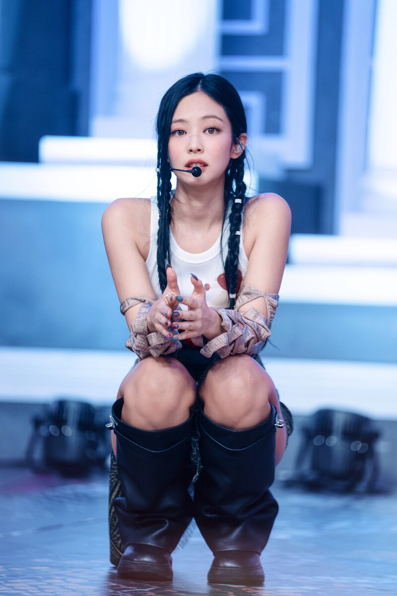 220828 BLACKPINK Jennie - 'Pink Venom' at Inkigayo documents 19