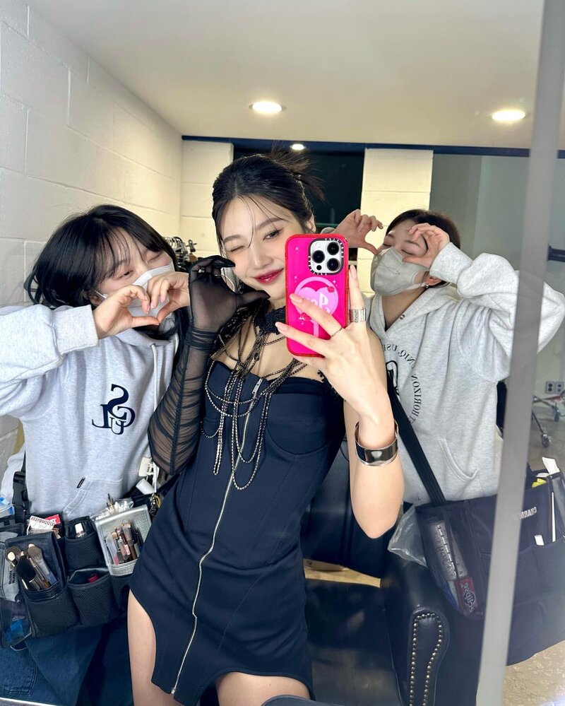 230331 Red Velvet Joy Instagram Update documents 4