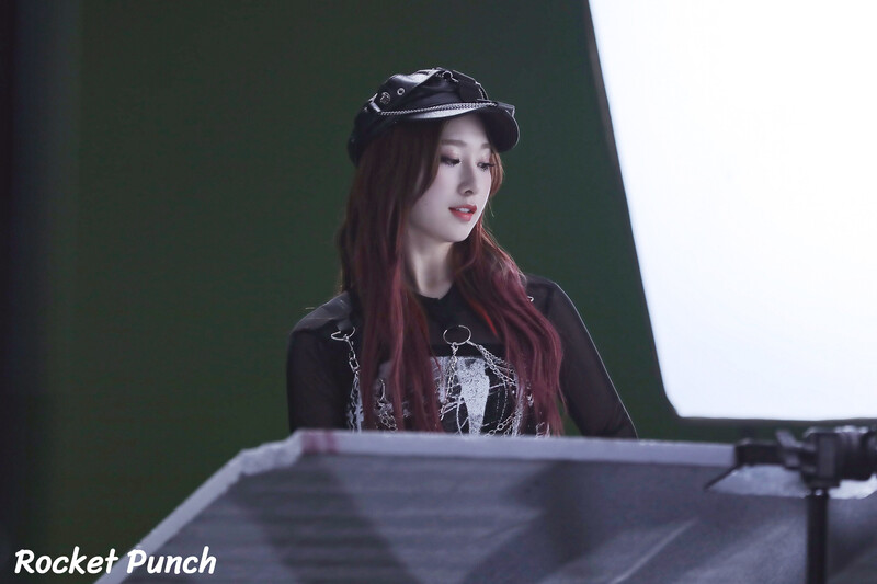 220301 Woollim Naver Post - Rocket Punch 'CHIQUITA' MV Shoot documents 29