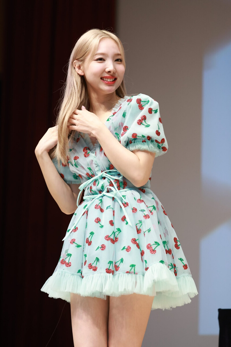 220703 TWICE Nayeon - Music Plant Fansign documents 13