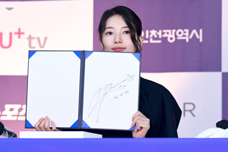 240625 Suzy - 25th Blue Dragon Series Awards Handprinting Event documents 11