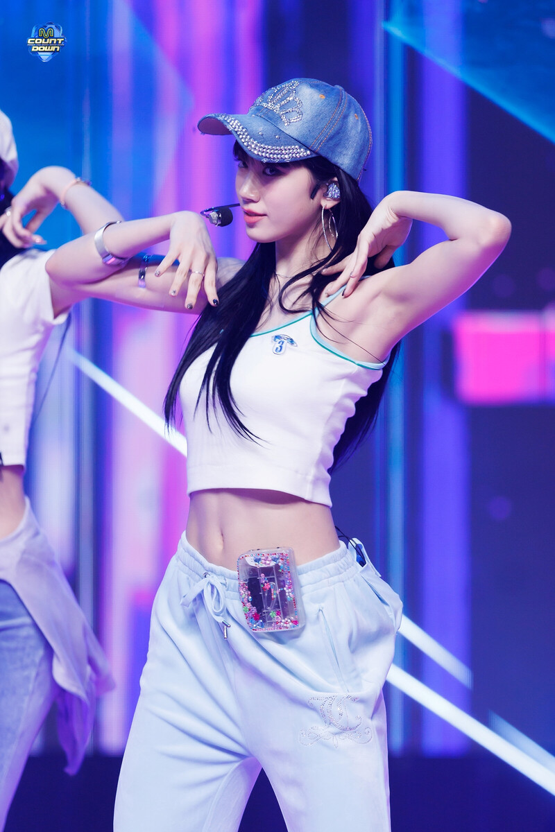 240912 LE SSERAFIM Kazuha - 'CRAZY' at M COUNTDOWN documents 15