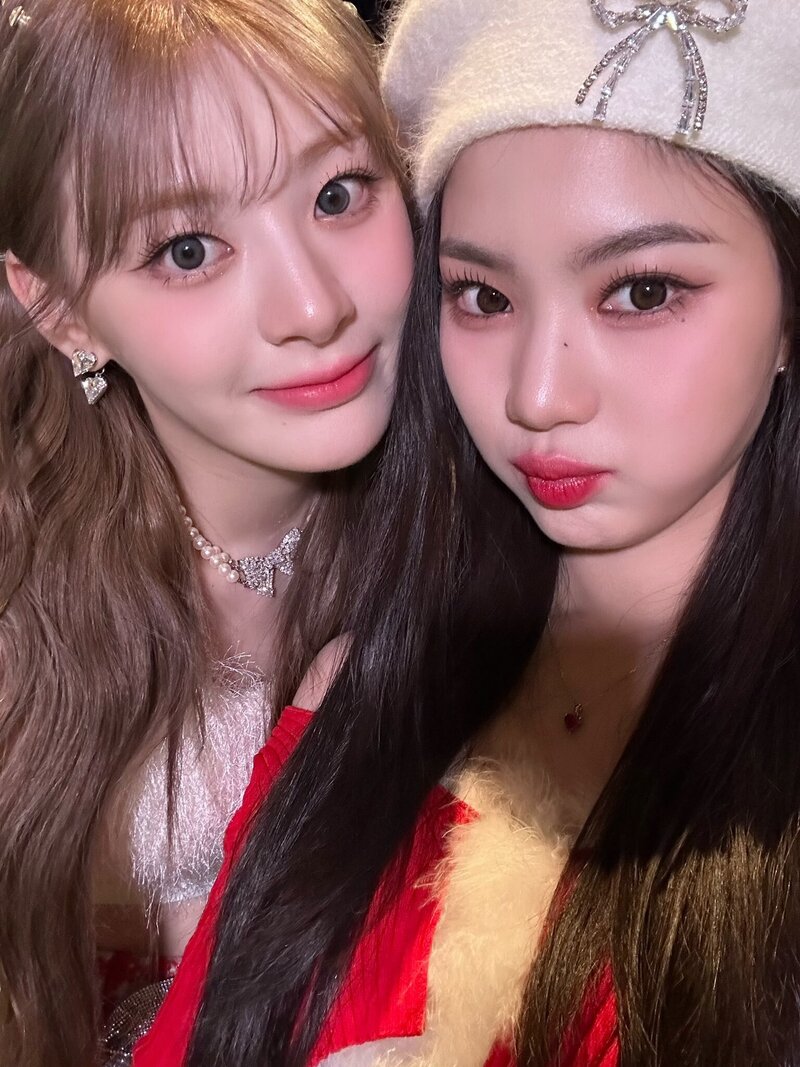231226 STAYC Isa Twitter Update with Seeun documents 2