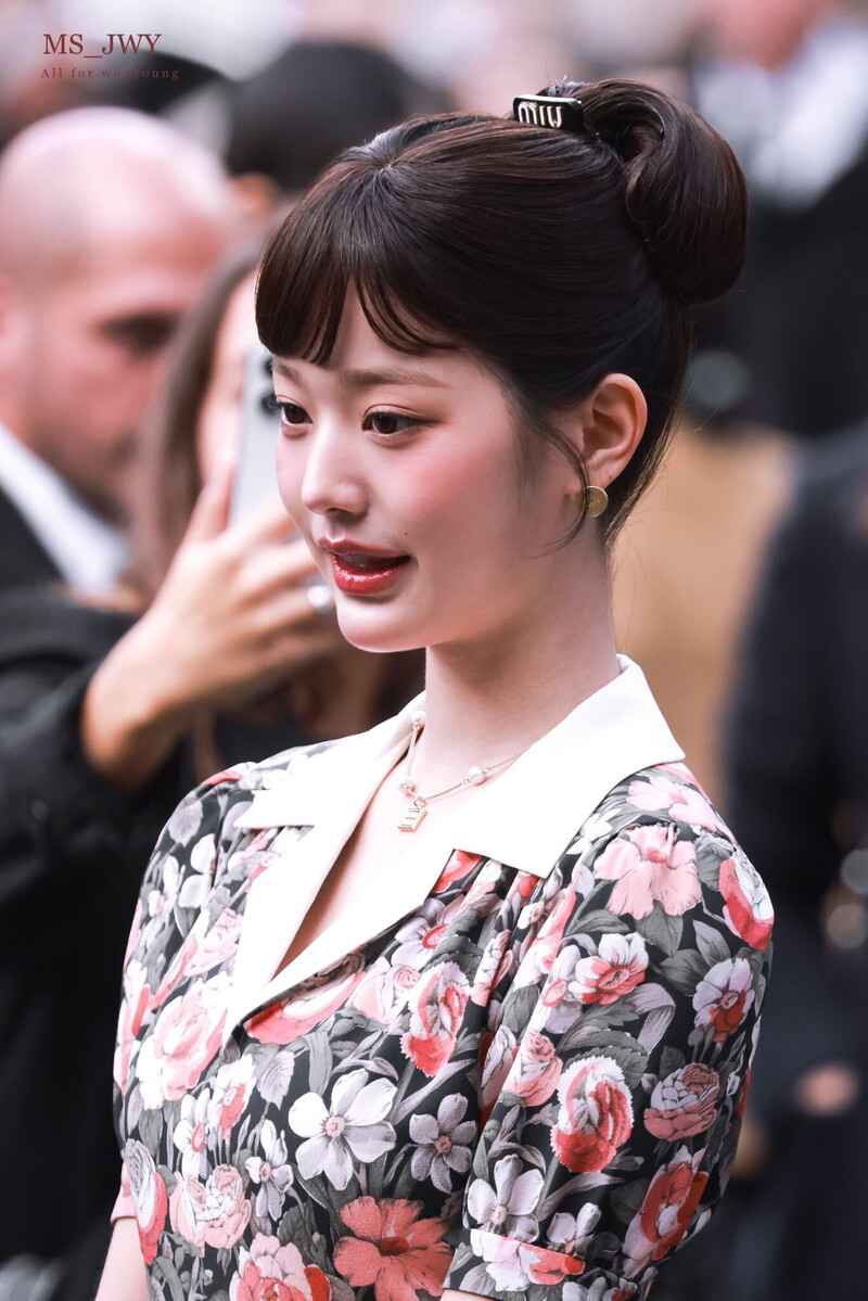 241001 IVE Wonyoung - Miu Miu SS25 Show at Paris Fashion Week documents 8