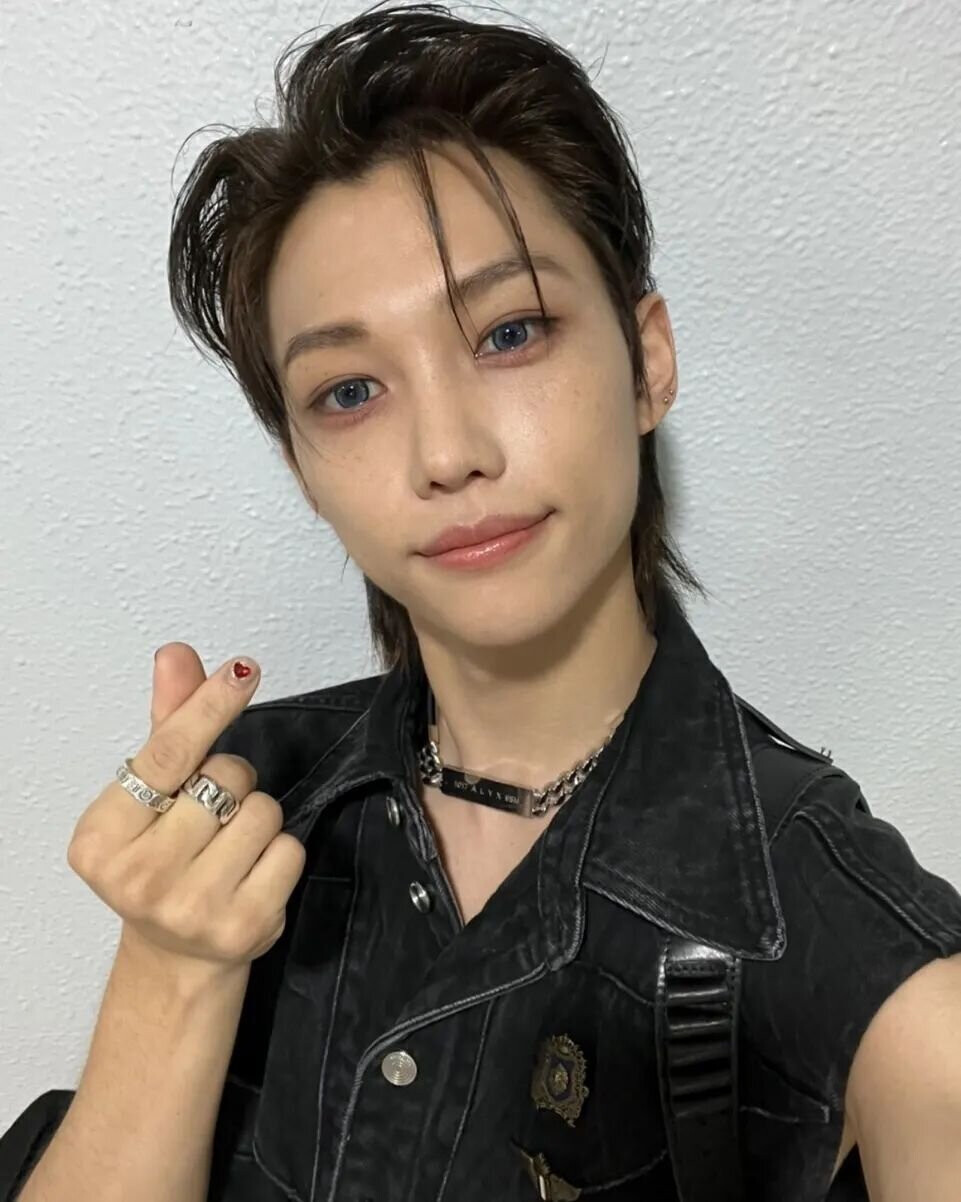 Viral Takes on X: Stray Kids' Felix looks gorgeous in newly shared selfies  via IG.  / X