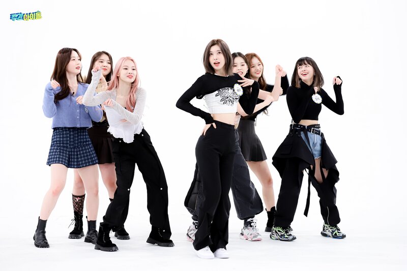 220222 MBC Naver Post - NMIXX at Weekly Idol documents 21