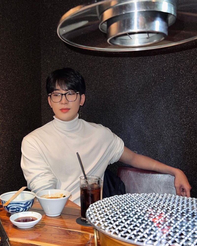 221107 SEVENTEEN Wonwoo Instagram Update documents 4