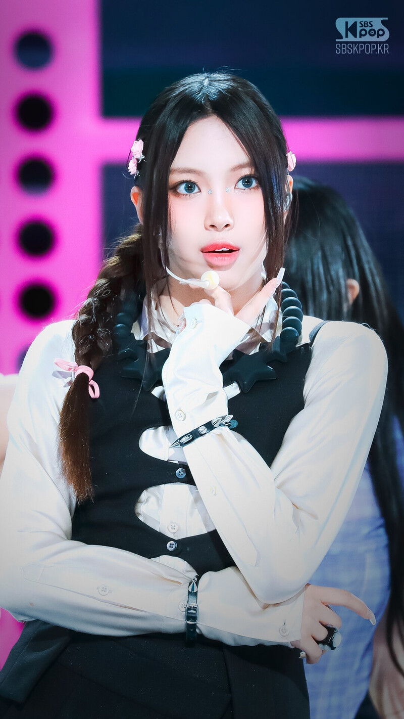 230723 NewJeans Hyein - 'ETA' at Inkigayo documents 2