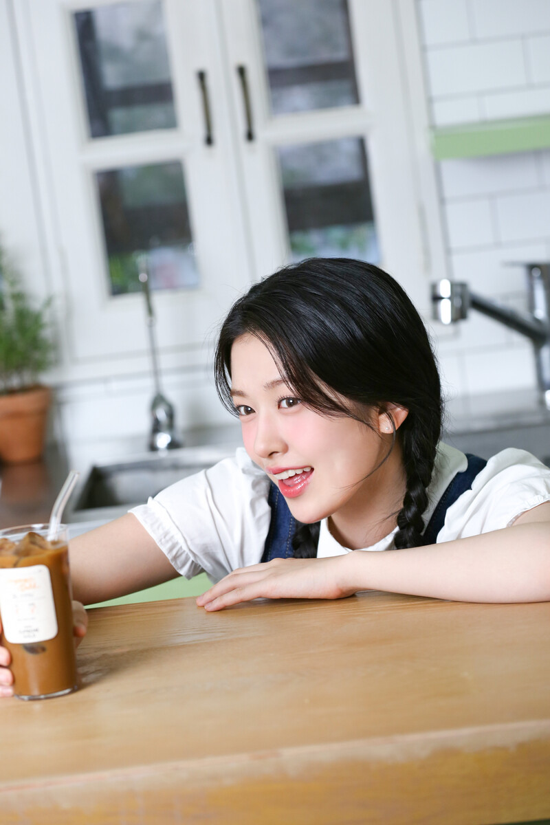 240702 Starship Entertainment Naver Update with Yujin - 'Maxim Supreme Gold' Advertisement Behind the Scenes documents 4