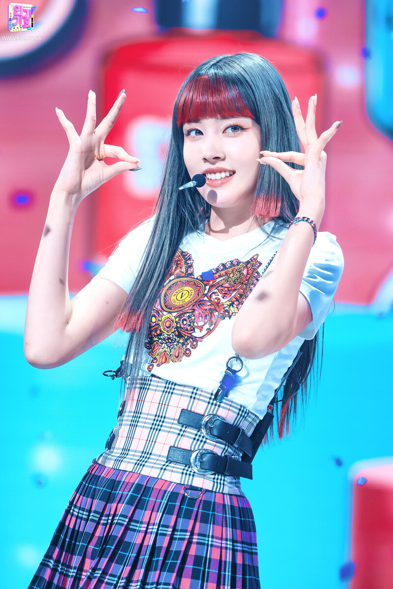 210919 STAYC - 'STEREOTYPE' at Inkigayo documents 1