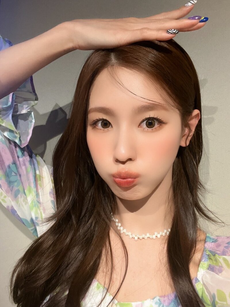 220323 (G)I-DLE Miyeon SNS Update documents 8