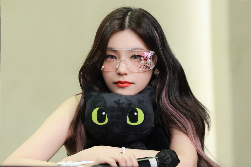 220729 ITZY Yeji documents 1