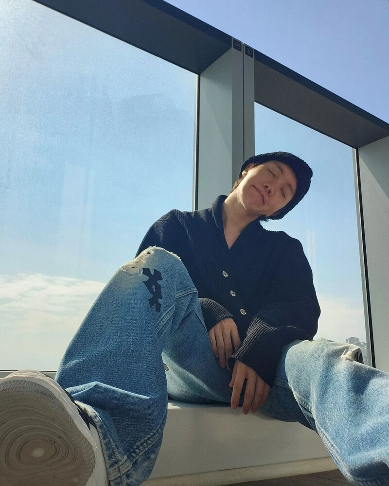 221017 BTS J-HOPE Instagram Update documents 2