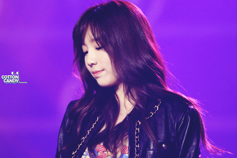 131005 Girls' Generation Taeyeon at WAPOP Concert documents 6