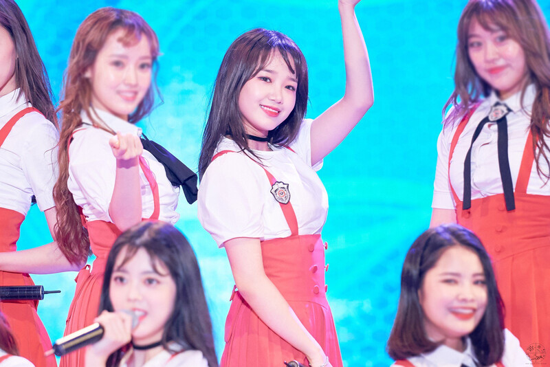 180728 Weki Meki Yoojung at Bonghwa Sweetfish Festival documents 1