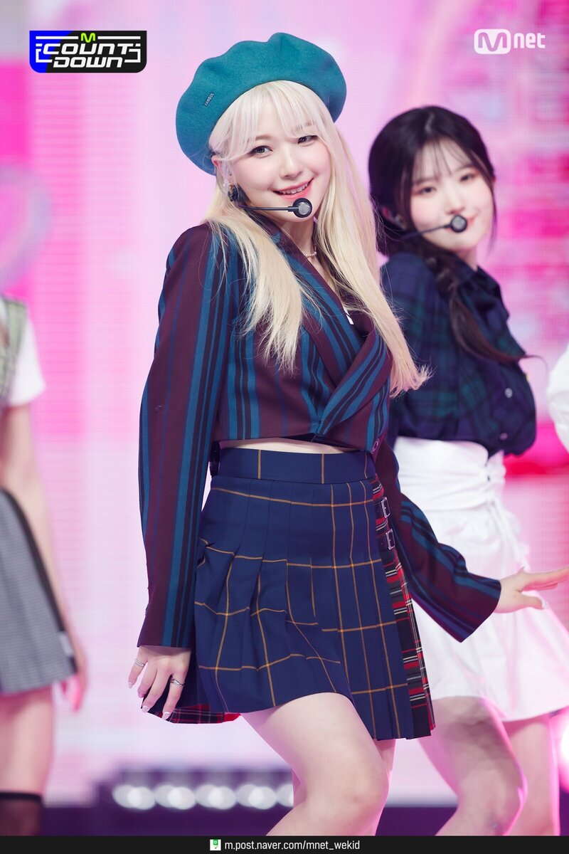 210909 fromis_9 - 'Talk & Talk' at M Countdown documents 4